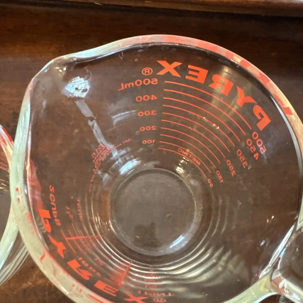 Vintage PYREX 1 Cup 8oz 508 And 2 Cup 516 Measuring Cups Red Lettering USA Lot
